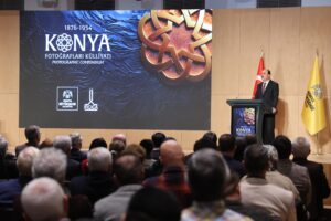 Konya'nın 150 Yıllık Tarihini Aydınlatan Fotoğraf Albümü Tanıtıldı