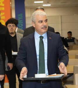 Konya Valisi İbrahim Akın Öğrenci Yurdunda İncelemelerde Bulundu