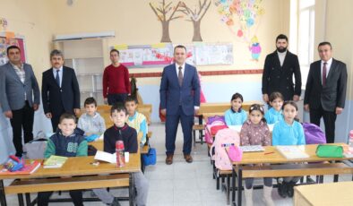 KAYMAKAM TÜRKMAN’DAN TÜRKMENCAMİLİ OKULLARINA ZİYARET