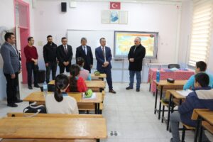 KAYMAKAM TÜRKMAN'DAN TÜRKMENCAMİLİ OKULLARINA ZİYARET