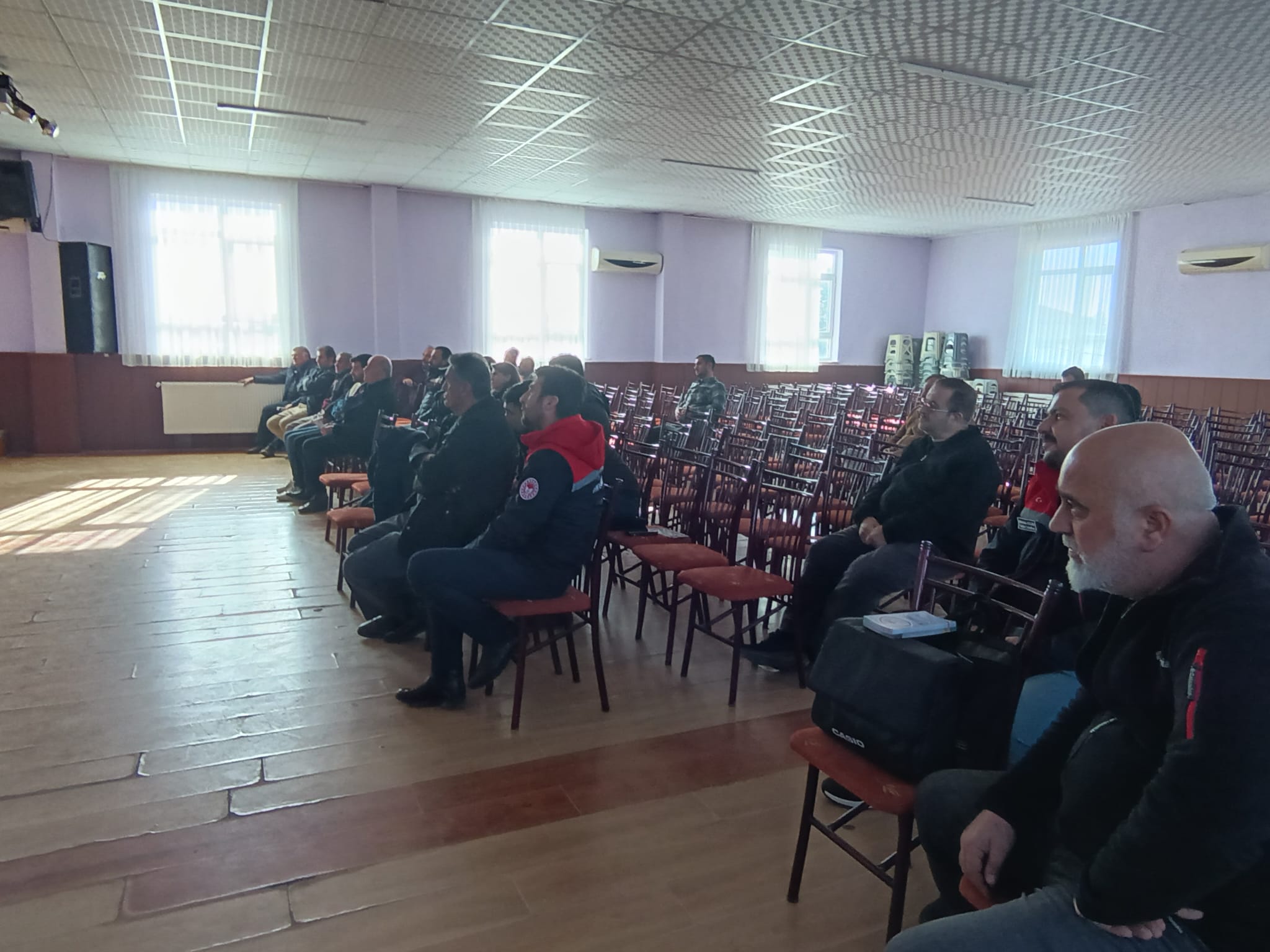 ÇUMRA'DA ÇİFTÇİLERE ÖZEL BİLGİLENDİRME TOPLANTISI DÜZENLENDİ