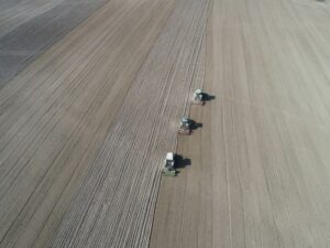 TARIMSAL KALKINMA İÇİN ÇİFTÇİYE 808 MİLYON LİRA DESTEK