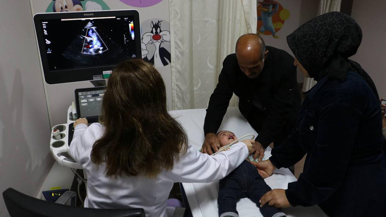 Yarım Kalple Doğan Bebek Hayata Tutundu