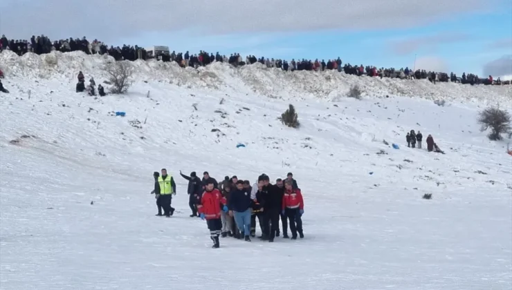Aladağ Kayak Merkezi’nde Kaza: Yaralı Genç Helikopterle Taşındı