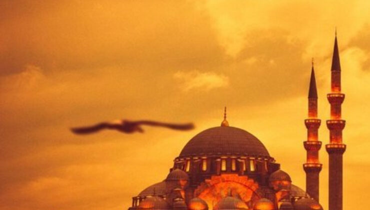 Miraç Kandili 2026: Ne Zaman ve Önemi Nedir?