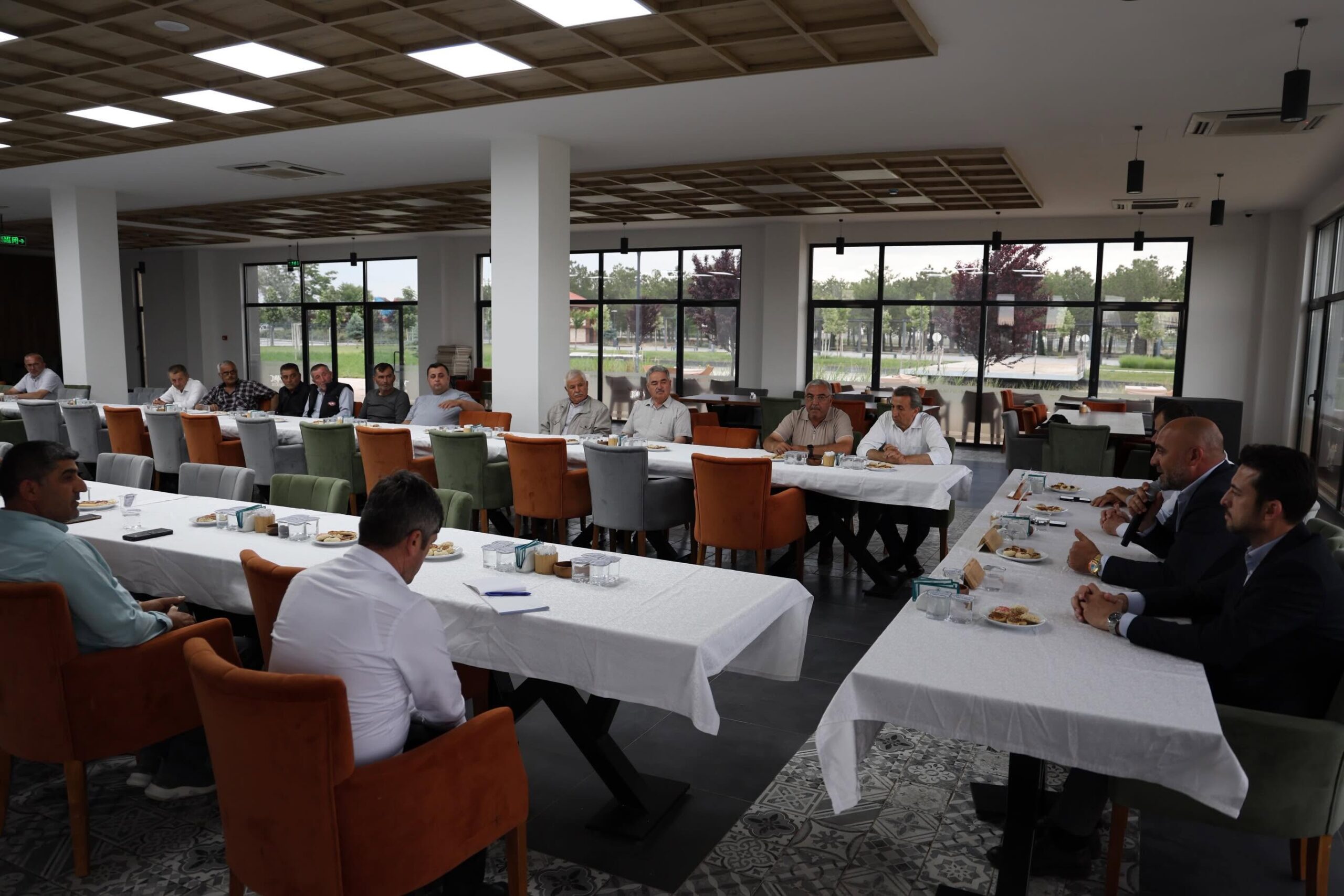 AK PARTİ ÇUMRA TEŞKİLATI MAHALLE BAŞKANLARIYLA BULUŞTU