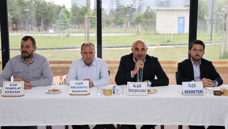 AK PARTİ ÇUMRA TEŞKİLATI MAHALLE BAŞKANLARIYLA BULUŞTU