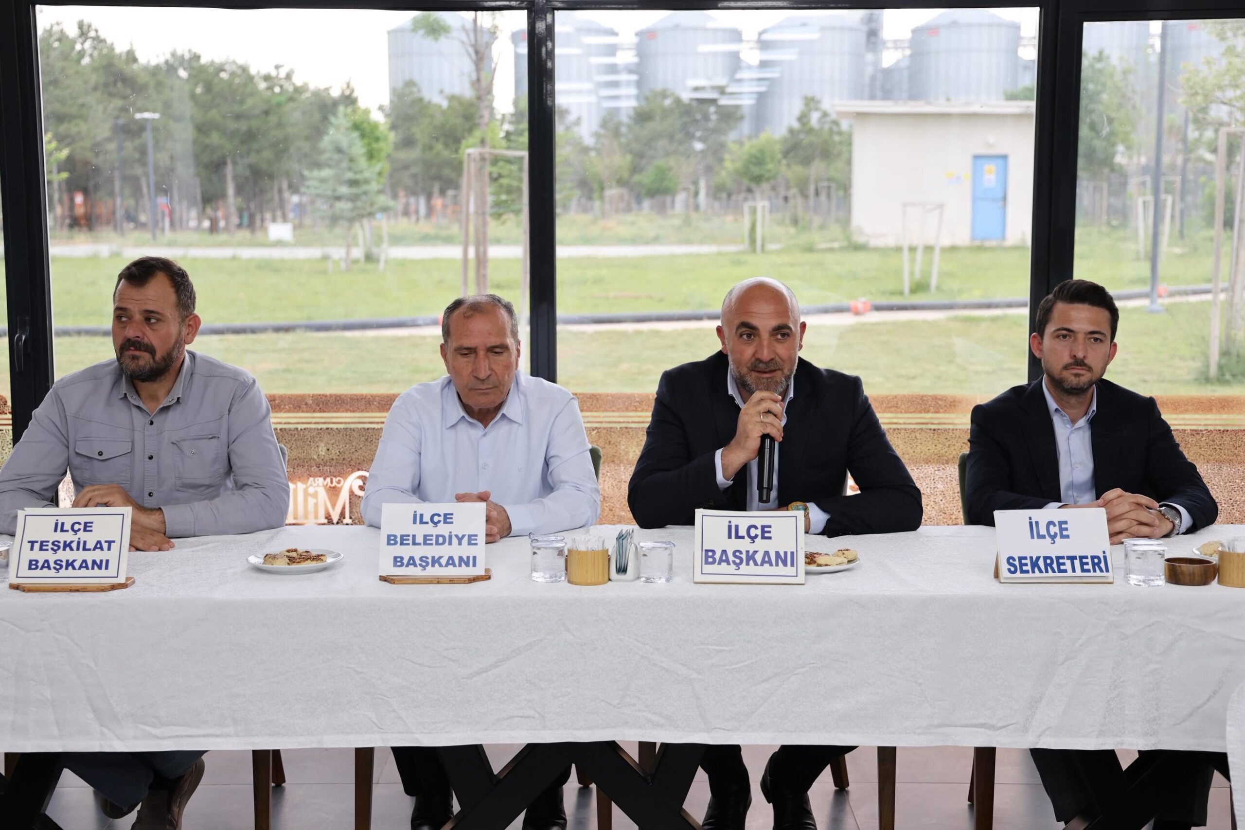 AK PARTİ ÇUMRA TEŞKİLATI MAHALLE BAŞKANLARIYLA BULUŞTU