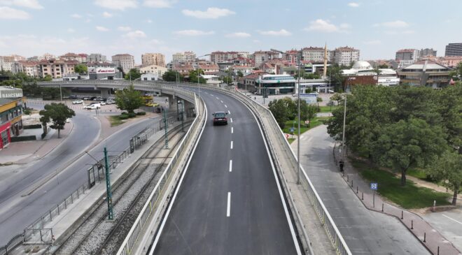Kunduracılar Üst Geçidi’ne 600 Ton Asfalt Serildi