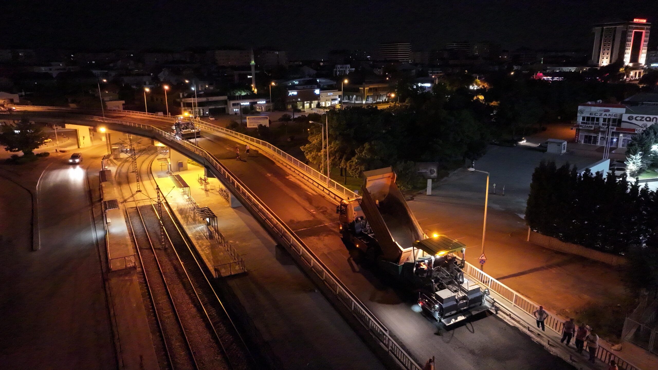 Kunduracılar Üst Geçidi'ne 600 Ton Asfalt Serildi - 6