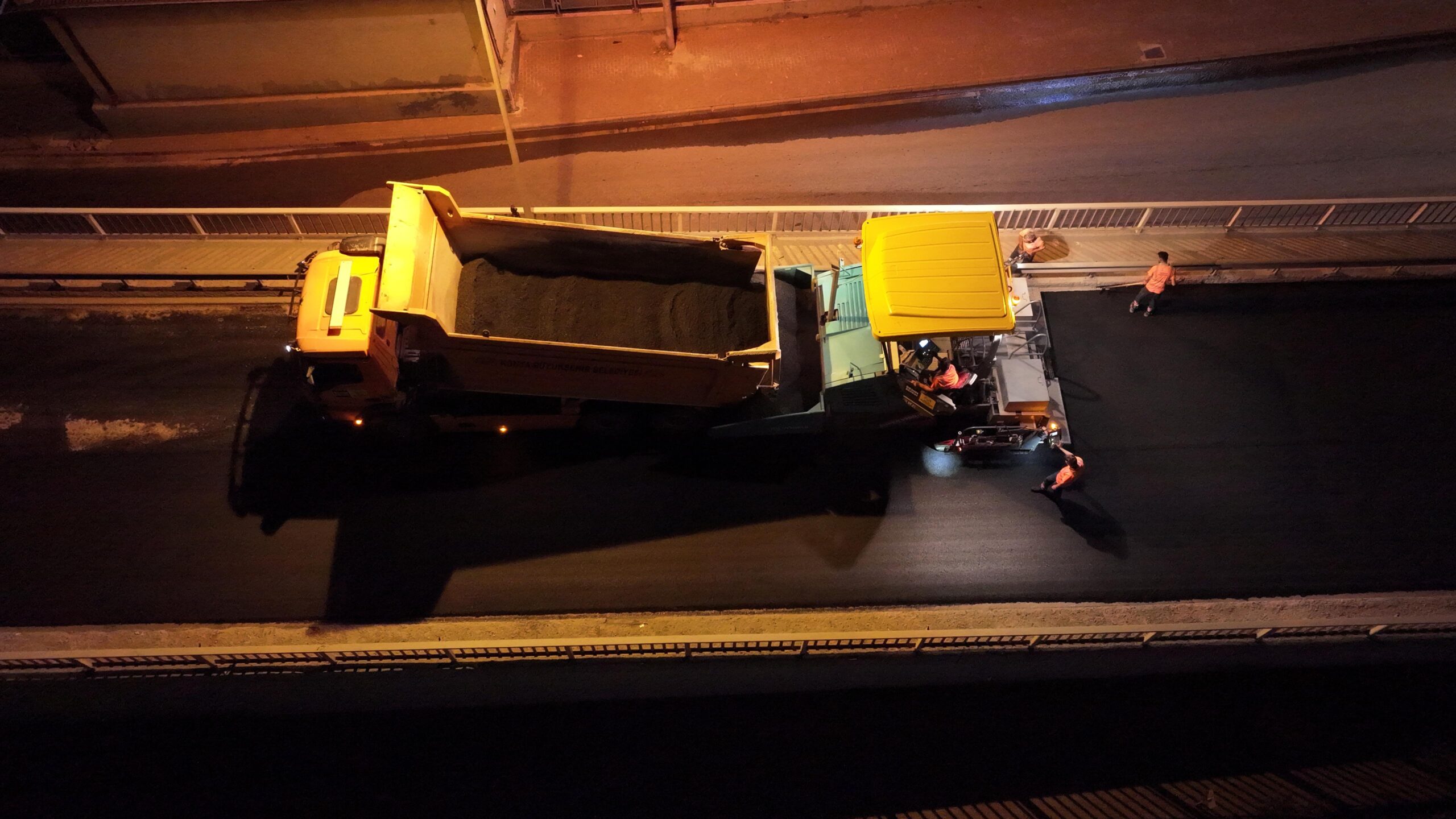 Kunduracılar Üst Geçidi'ne 600 Ton Asfalt Serildi - 9
